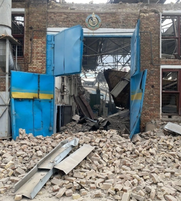 Появились фото и видео последствий ракетного удара по Киеву