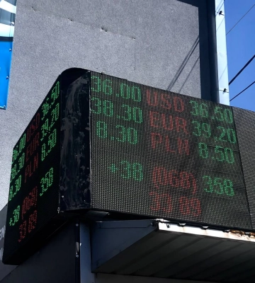 Доллар уже можно купить дешевле 35 грн/$. Курс валют в понедельник, 6 июня