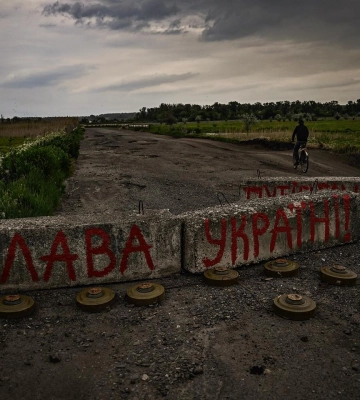 Украинские военные не дают возможности оккупантам РФ захватить трассу Бахмут – Северодонецк, - Генштаб