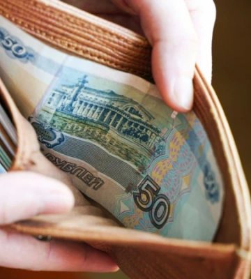 Росія тихо визнає втрати, завдані економіці західними санкціями та війною в Україні, - Bloomberg