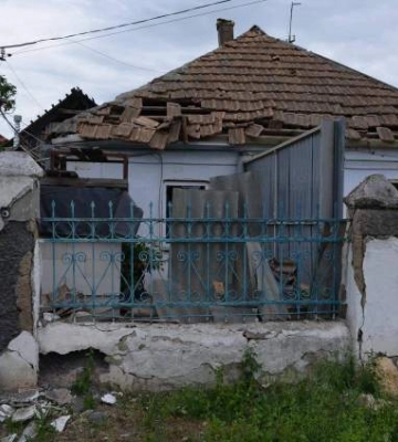 Оккупанты обстреляли жилой квартал в Николаеве: под удар попали школа и частная фирма