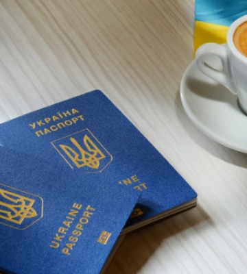 Як замовити закордонний паспорт під час воєнного стану: куди звертатися та скільки коштує
