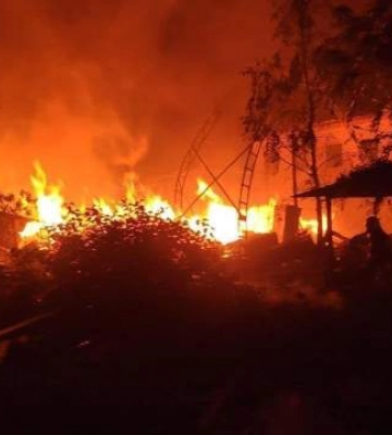 В Харькове во время тревоги раздались взрывы и вспыхнул пожар