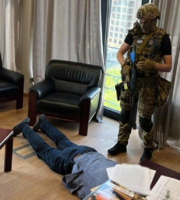 Требовали 2,5 млн за статус нардепа: в Киеве задержаны представители политпартии
