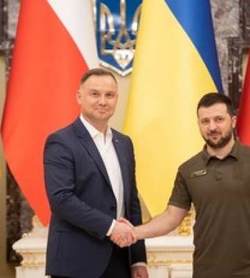 Счет идет на сотни: Дуда назвал число танков, переданных Польшей Украине