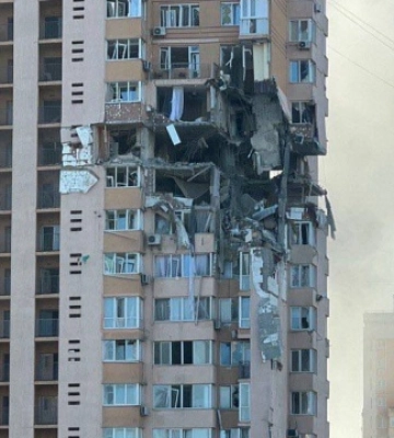 Незвичайне весілля офіцера: свідком був Віталій Кличко, а Валерій Залужний проводив обряд шлюбу