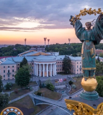 Мінськ позбавили статусу міста-побратима Києва