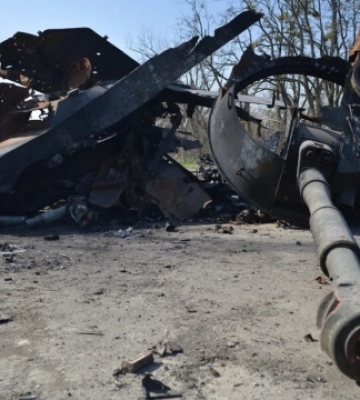 Юг: ВСУ уничтожили 38 захватчиков, танк и три склада боеприпасов