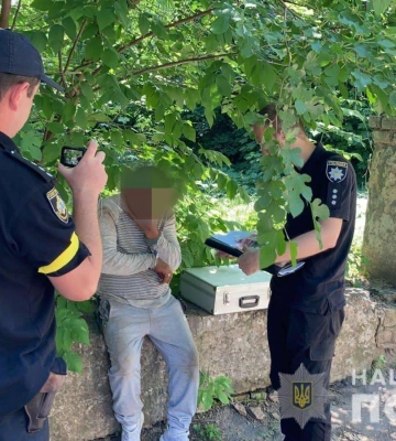 В Кривом Роге мужчина обокрал пенсионерку