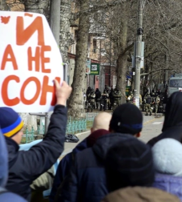 «Театральна постановка під дулами автоматів» – очільник Херсонської ОВА про так званий референдум окупантів