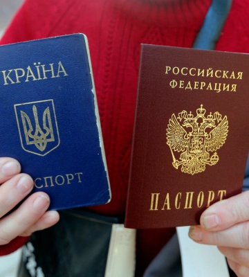 Подготовка к &quot;референдуму&quot;. В Мелитополе и Херсоне выдали первые паспорта РФ, — ТАСС
