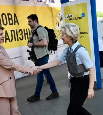 Фон дер Ляєн прибула до Києва: Із Зеленським підіб&#039;ють підсумки спільної роботи. ФОТО