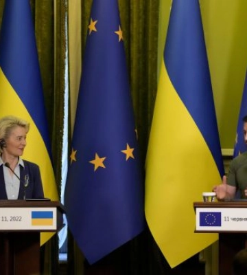 Зеленский о предоставлении Украине статуса кандидата в ЕС: &quot;Сделано все ради положительного ответа&quot;