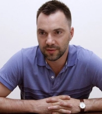 Последний форпост: Арестович рассказал, что происходит в Лисичанске
