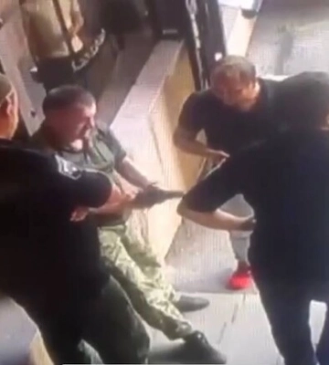 Чиновник Генштаба устроил стрельбу в спальном районе Киева