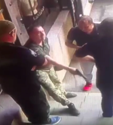 Пьяный сотрудник Генштаба ВСУ устроил стрельбу на территории ЖК в Киеве (видео)
