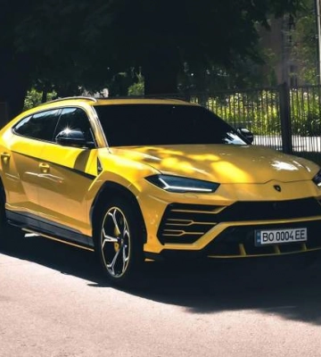В Хмельницком заметили уникальный Lamborghini Urus