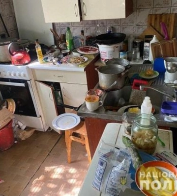 В Киеве изъяли младенца у горе-матери: семья жила, как на мусорнике 