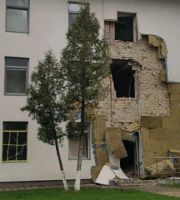 ФОТО. Россия уничтожила базу Международной теннисной академии под Киевом