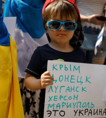 Россияне навязывают гражданство рф детям, родившимся в Херсонской области