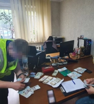 В Киеве предприниматель пытался продать ВСУ гуманитарные внедорожники