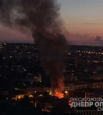 В центре Днепра ночью горело кафе: видео
