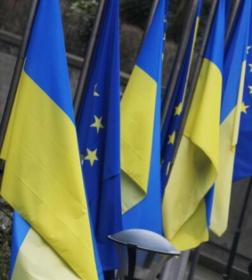 Украина официально получила статус кандидата на вступление в ЕС