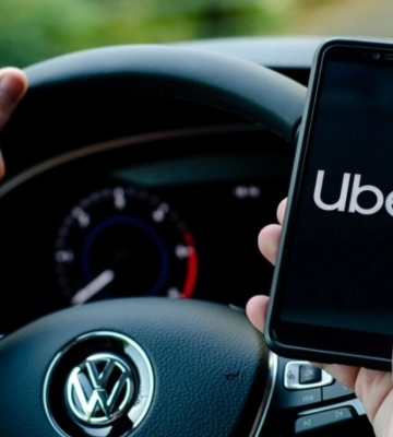 В Днепре возобновляет работу Uber