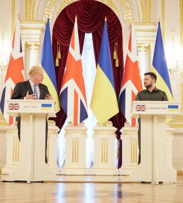 Зеленський та Джонсон обговорили питання гарантій безпеки для України