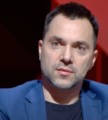 Арестович рассказал, сколько складов противника уничтожили ВСУ за три дня