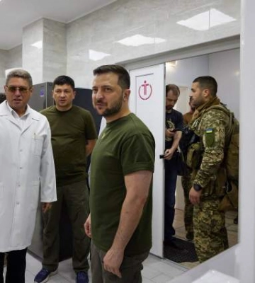 Героические люди: Зеленский в Николаеве посетил больницу скорой помощи