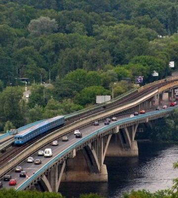 Когда в Киеве возобновят движение по мостам Метро и Патона