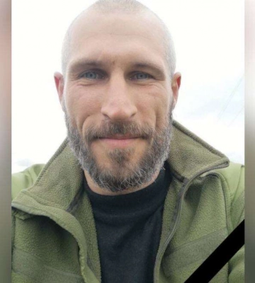 В бою с оккупантами погиб защитник из Каменского: у воина остались жена и сын