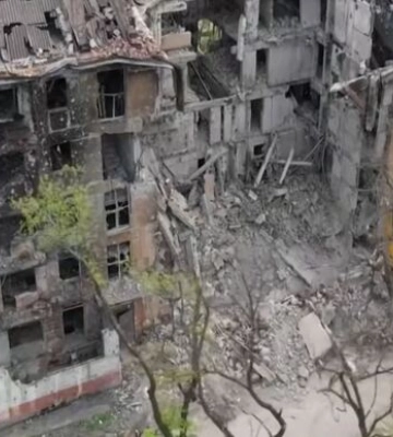 «Поведение, как с мусором». Российские оккупанты начали «медленную эксгумацию» тел погибших жителей Мариуполя — советник мэра