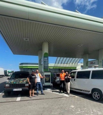 Жители Днепра вскладчину купили авто для ВСУ
