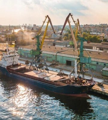 Окупанти планують відновити роботу портів Херсонщини, щоб вивозити зерно