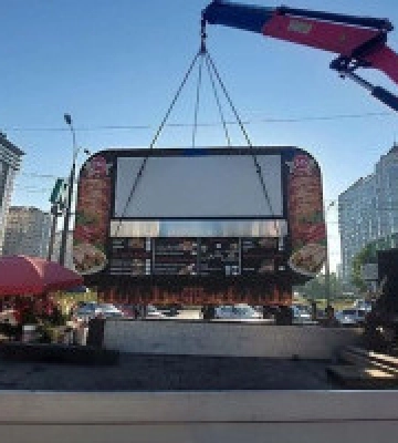 Столична влада вирішила прибрати МАФи від станцій метрополітену, які начебто перешкоджають доступу до укриттів та сховищ