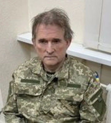 Суд продовжив термін утримання Медведчука під вартою