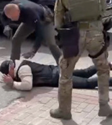 У Києві затримали валютних шахраїв, які ошукали чоловіка майже на 1 млн гривень