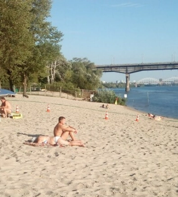 Усі столичні пляжі перевірили на вибухівку: де заборонено купатись