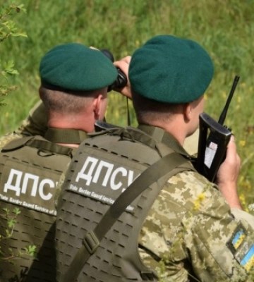 Прикордонники збили ворожий дрон із вибухівкою