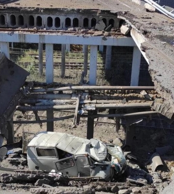 Російські окупанти завдали авіаударів на під&#039;їзді до Лисичанська, пошкоджено міст
