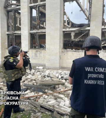 Российские ракеты уничтожили спорткомплекс в Харькове
