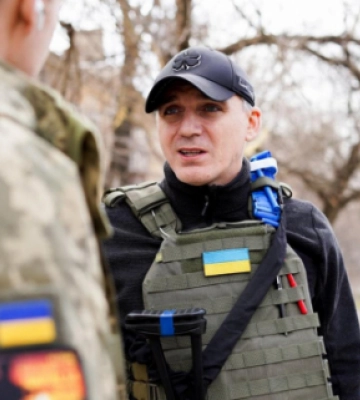 Олександр Сєнкевич рекомендує мешканцям виїжджати з Миколаєва