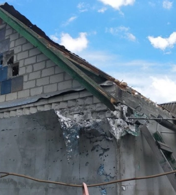 Росіяни цілеспрямовано обстріляли житлові будинки громади в Запорізькій області, є постраждалі, - ОВА
