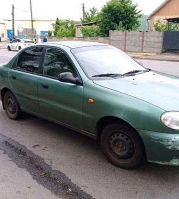 В Кривом Роге автомобиль сбил ребенка на «зебре»: у мальчика серьезные травмы