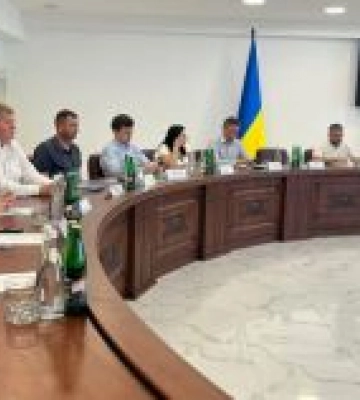 Війна знекровлює сільгосппідприємства, але й гартує економіку Війна знекровлює сільгосппідприємства, але й гартує економіку