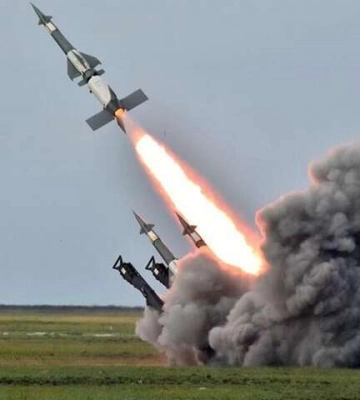 Массированный ракетный удар по Украине: РФ выпустила более 40 ракет (видео)