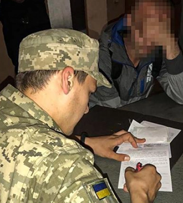 Вручили 219 повісток у військкомати: поліція здійснила рейд нічними закладами Києва