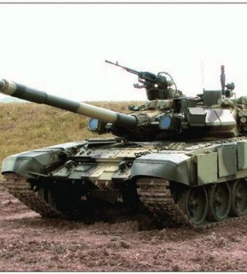 Російські військові намагаються обдурити ЗСУ дерев&#039;яними танками, — Генштаб